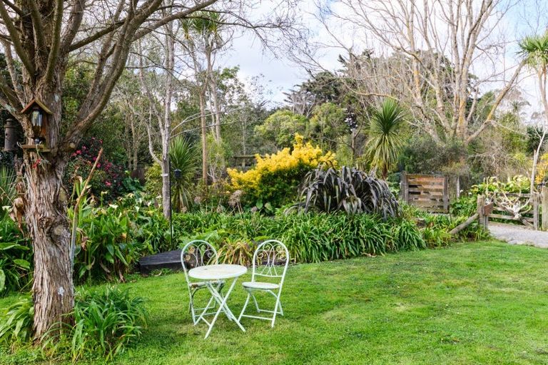 Photo of property in 21 Moonshine Valley Road, Aokautere, Palmerston North, 4471