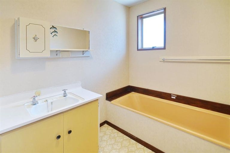 Photo of property in 2/343 Hereford Street, Linwood, Christchurch, 8011