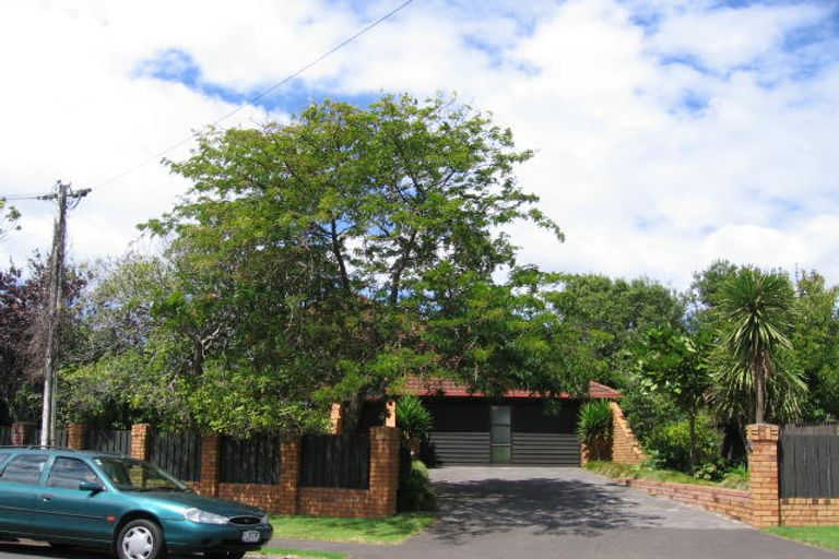 Photo of property in 20a Otakau Road, Milford, Auckland, 0620