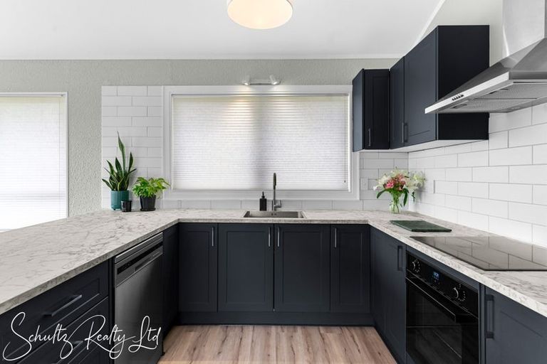 Photo of property in 15 Bickerstaffe Road, Maungaturoto, 0520