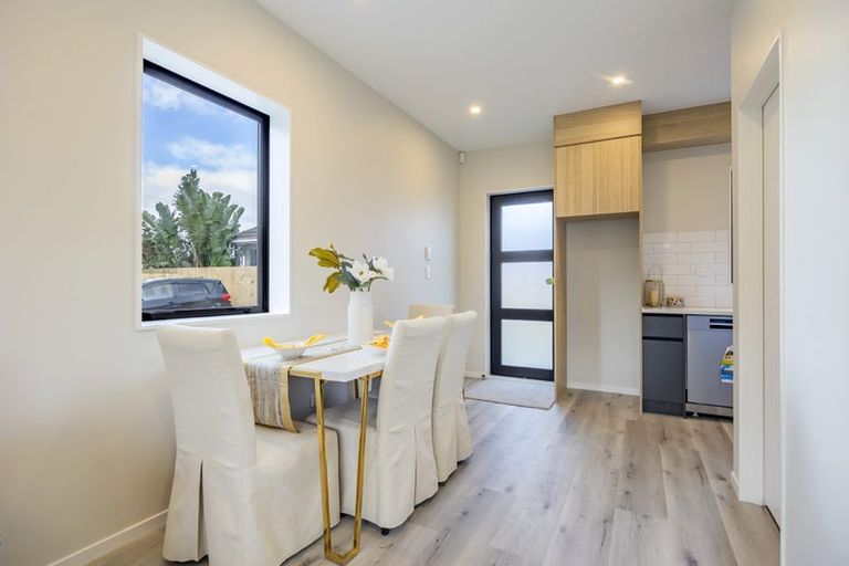 Photo of property in 14e Durham Street, Te Atatu Peninsula, Auckland, 0610