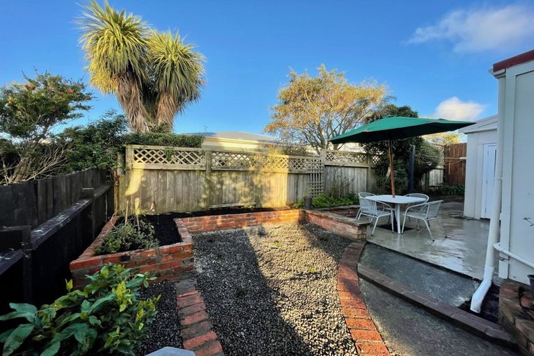 Photo of property in 45 Fairview Crescent, Kelburn, Wellington, 6012