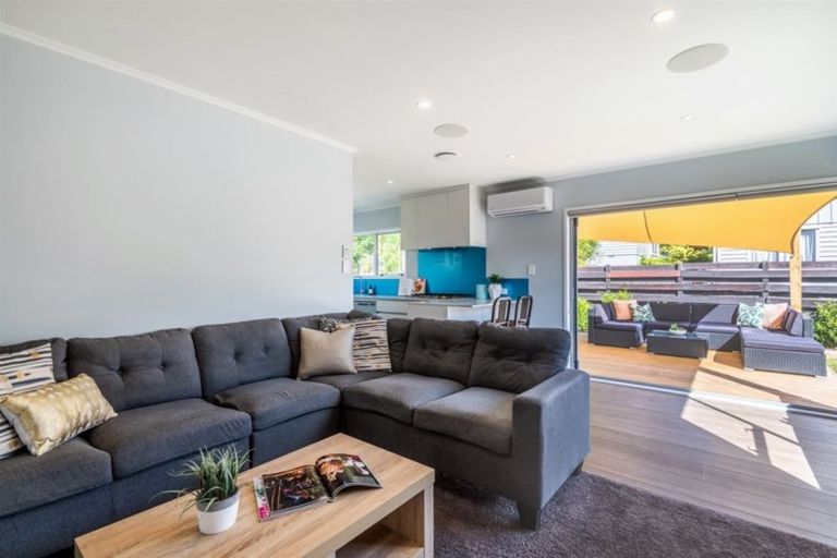 Photo of property in 2/85 Eskdale Road, Birkdale, Auckland, 0626