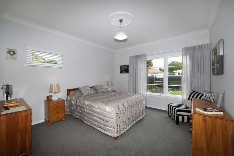 Photo of property in 214 Saint Leonards Avenue, Saint Leonards, Hastings, 4120