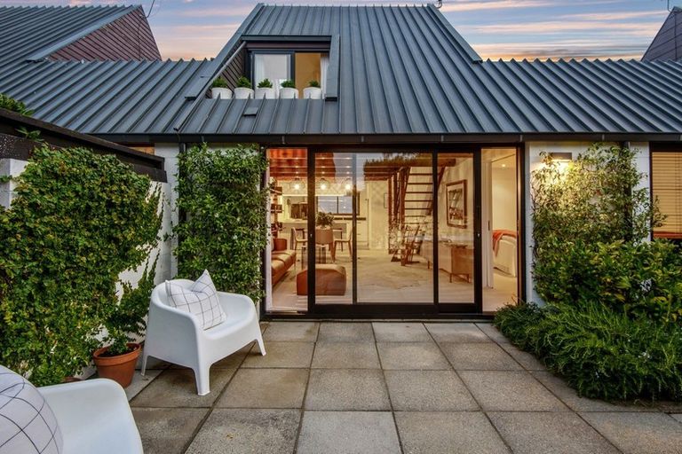 Photo of property in 16 Office Road, Merivale, Christchurch, 8014