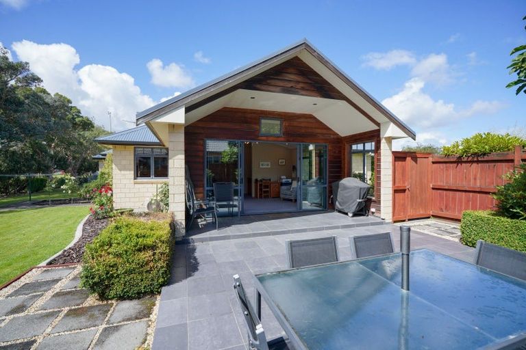 Photo of property in 60 Glenroy Park Drive, Waikiwi, Invercargill, 9810