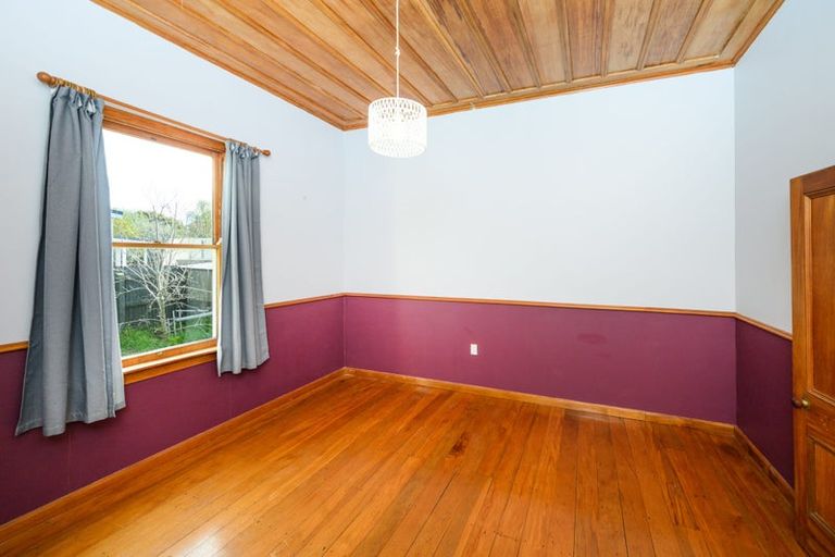 Photo of property in 17 Douglas Street, West End, Palmerston North, 4412