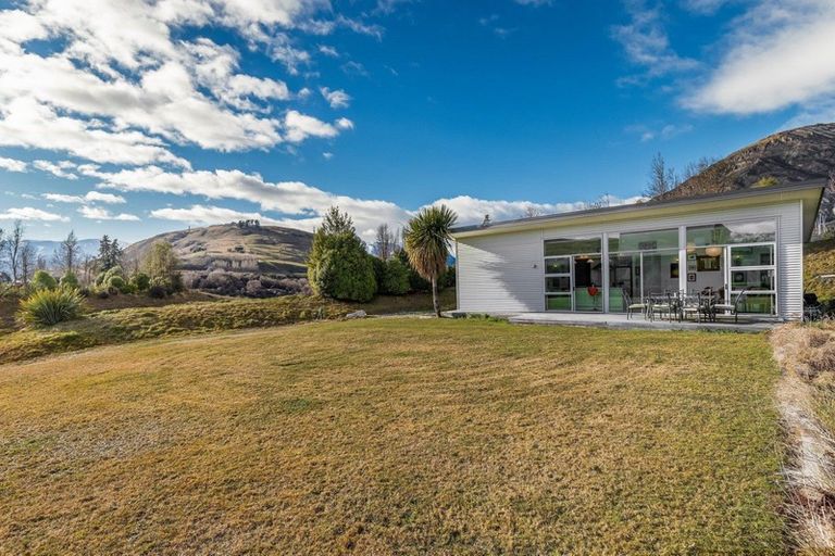 Photo of property in 10 Widgeon Place, Lake Hayes, Queenstown, 9304