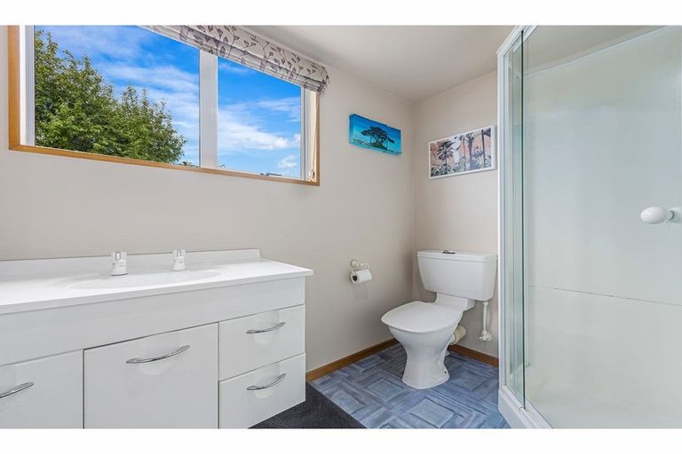 Photo of property in 156 Withells Road, Avonhead, Christchurch, 8042