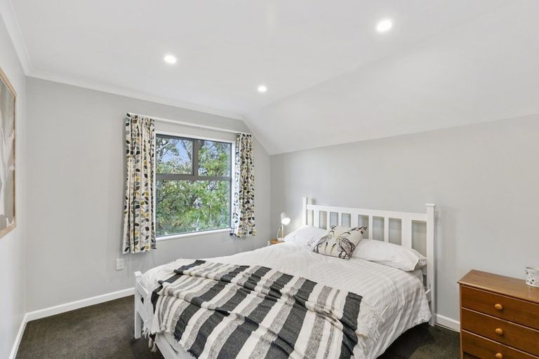 Photo of property in 2 Guadeloupe Crescent, Grenada Village, Wellington, 6037