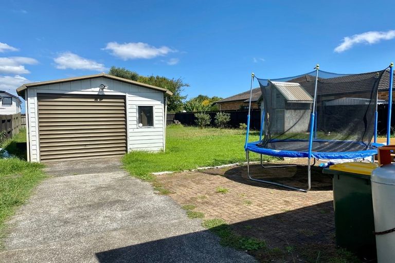 Photo of property in 25 Arimu Road, Papakura, 2110