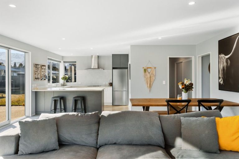 Photo of property in 27 Timsfield Drive, Lake Hawea, 9382