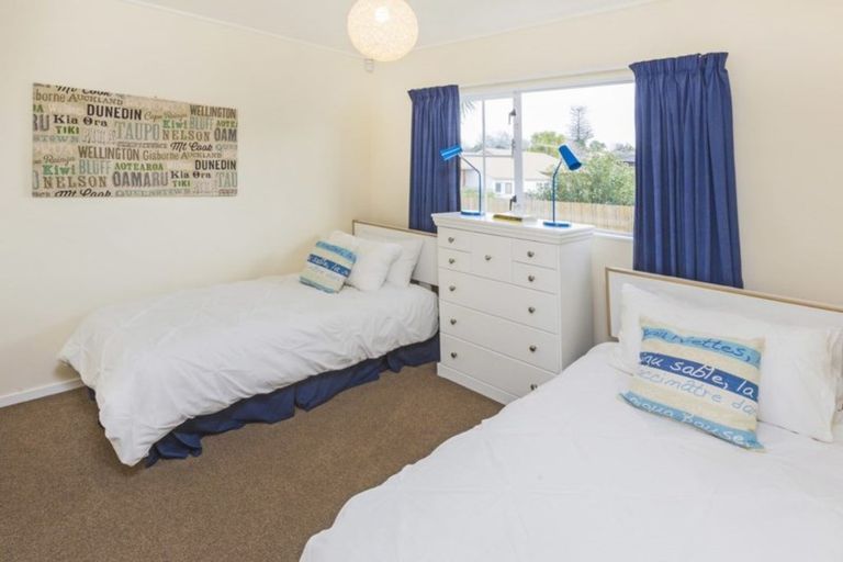 Photo of property in 2/125 Moore Street, Howick, Auckland, 2014