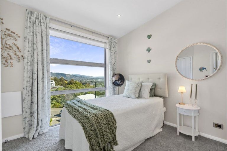 Photo of property in 28 Commodore Place, Britannia Heights, Nelson, 7010