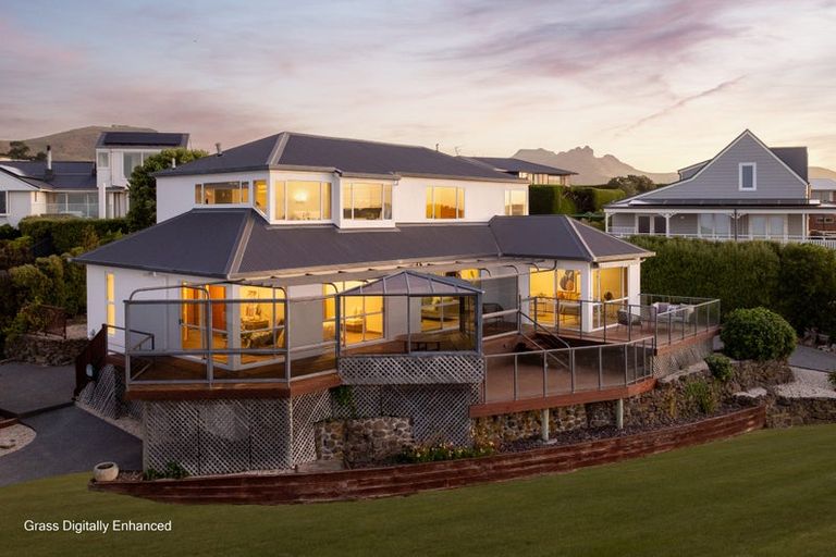Photo of property in 12 Belleview Terrace, Mount Pleasant, Christchurch, 8081