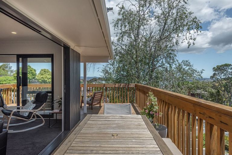 Photo of property in 4 Pluto Place, Beach Haven, Auckland, 0626