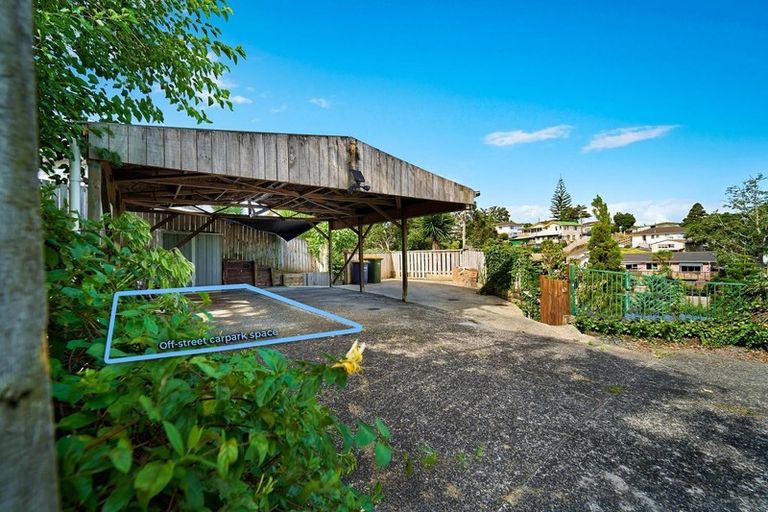 Photo of property in 23 Cedar Heights Avenue, Massey, Auckland, 0614