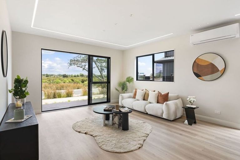 Photo of property in 51 Emerald Avenue, Rosehill, Papakura, 2113