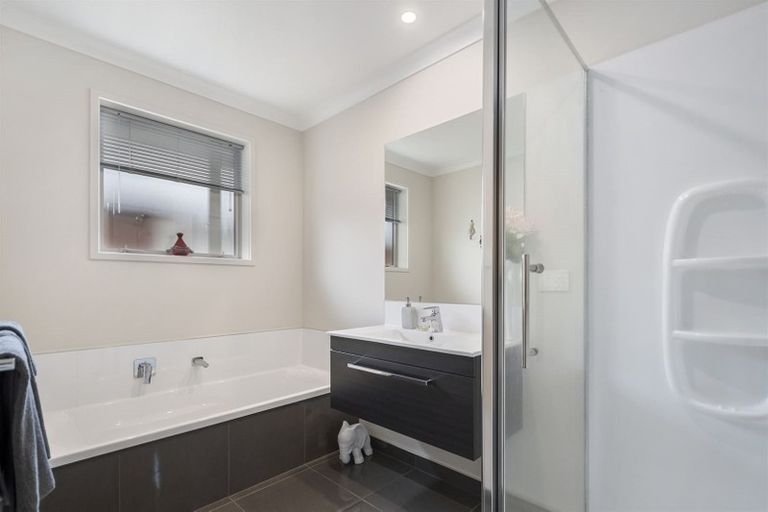 Photo of property in 2 Damien Place, Ohauiti, Tauranga, 3112