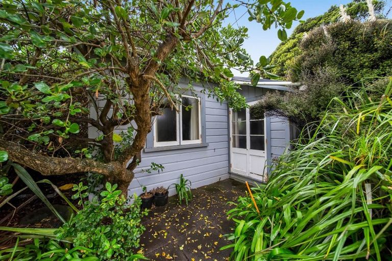 Photo of property in 10 Karora Street, Ohawe, Hawera, 4671