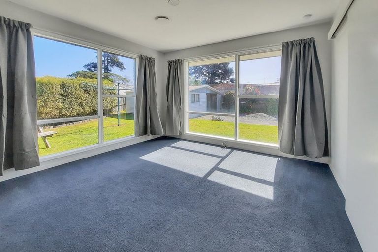 Photo of property in 10 Woodlands Place, Aranui, Christchurch, 8061