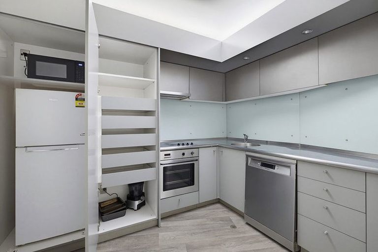Photo of property in Gerondis Bldg Apartments, 201/60 Willis Street, Wellington Central, Wellington, 6011