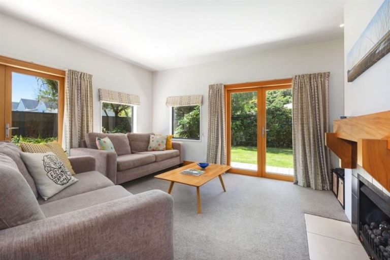 Photo of property in 363 Muritai Road, Eastbourne, Lower Hutt, 5013