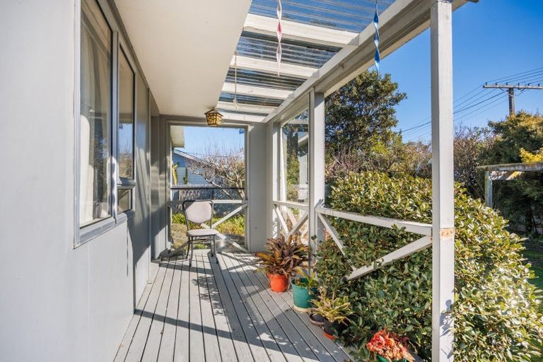 Photo of property in 12 Beach Street, Tangimoana, 4822