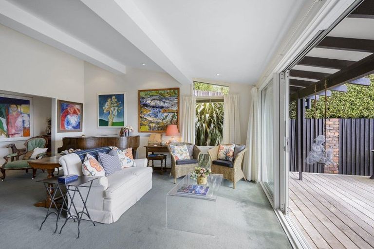 Photo of property in 8 Kidson Terrace, Cashmere, Christchurch, 8022