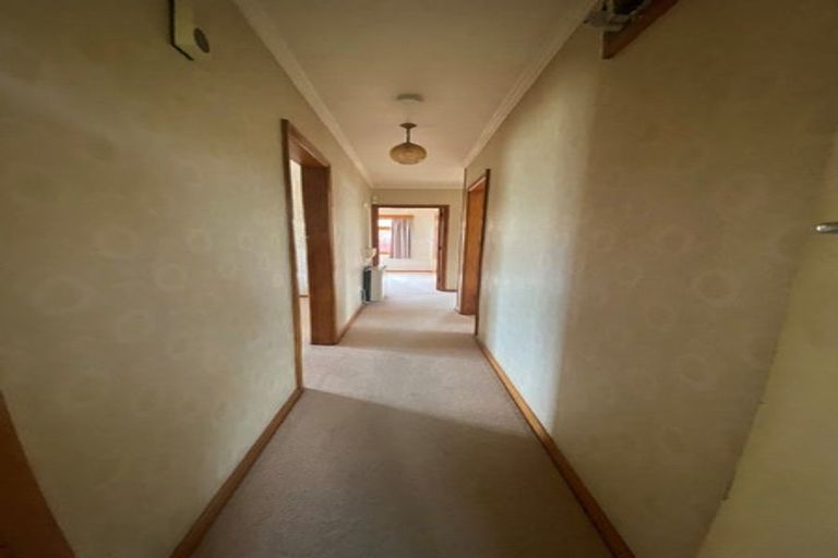 Photo of property in 16 Middlepark Road, Sockburn, Christchurch, 8042