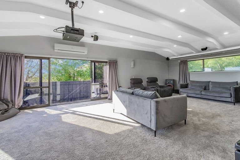 Photo of property in 10 Bengal Drive, Cashmere, Christchurch, 8022