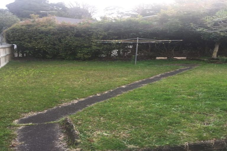 Photo of property in 1/28 Sequoia Place, Sunnynook, Auckland, 0620