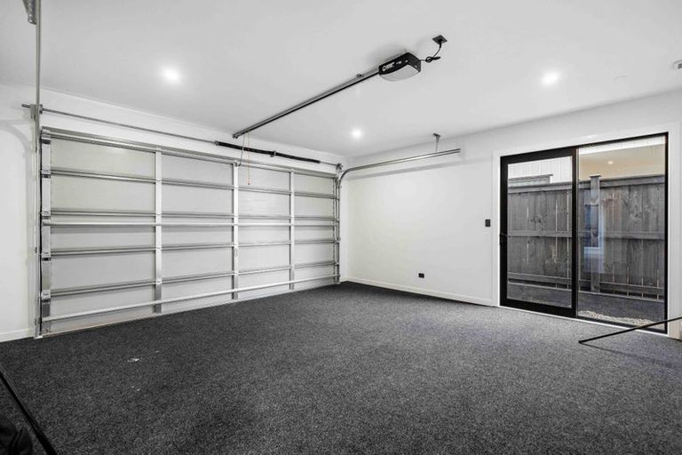 Photo of property in 29 Cara Avenue, Kumeu, 0810