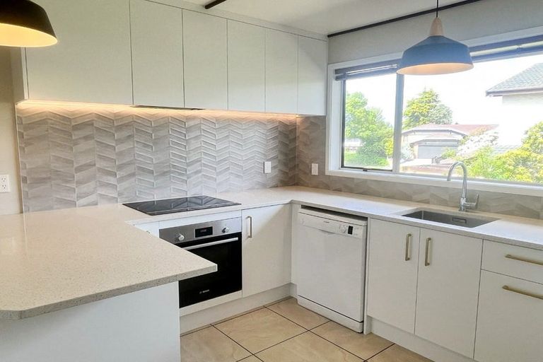 Photo of property in 14 Camberwell Place, Avonhead, Christchurch, 8042