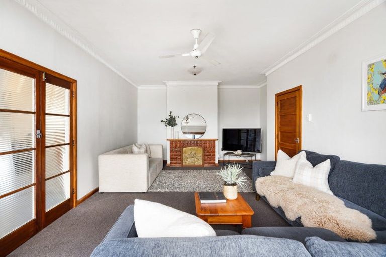 Photo of property in 51 Burns Road, Hospital Hill, Napier, 4110