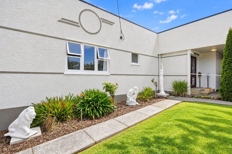 Photo of property in 15 St James Avenue, Helensville, 0800