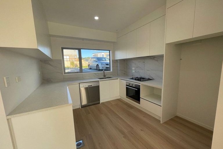 Photo of property in 15a Crestview Rise, Papakura, 2110