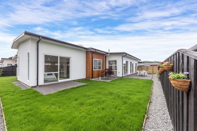 Photo of property in 23 Irvines Track, Halswell, Christchurch, 8025