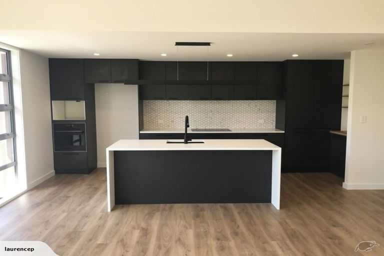 Photo of property in 8a Huka Road, Birkenhead, Auckland, 0626