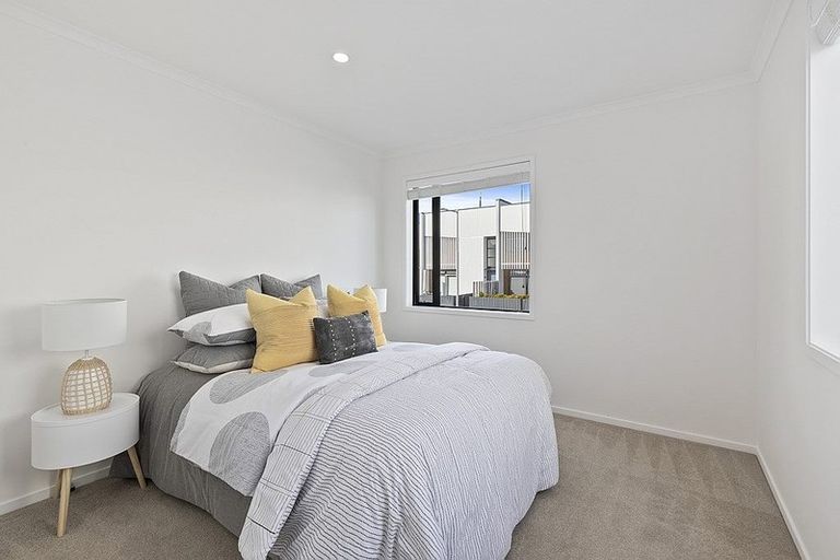 Photo of property in 16 Frank Gill Road, Hobsonville, Auckland, 0616