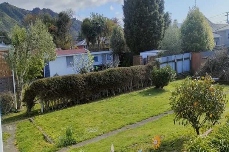 Photo of property in 14 Oxford Crescent, Ebdentown, Upper Hutt, 5018