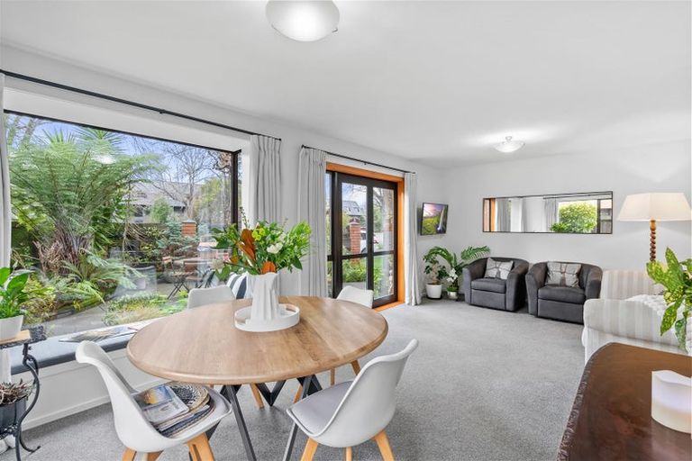 Photo of property in 4/27 Darvel Street, Riccarton, Christchurch, 8011