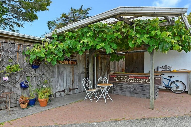 Photo of property in 867 Kahikatea Flat Road, Waitoki, Kaukapakapa, 0871