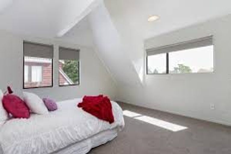 Photo of property in 2/17 Ross Martin Court, Conifer Grove, Takanini, 2112