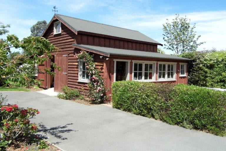 Photo of property in 140 Awamoa Road, Holmes Hill, Oamaru, 9492