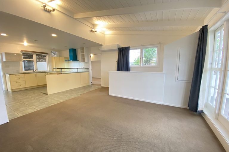 Photo of property in 64 Manuka Road, Glenfield, Auckland, 0629