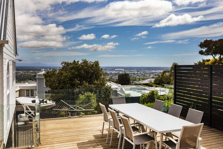 Photo of property in 81a Dyers Pass Road, Cashmere, Christchurch, 8022