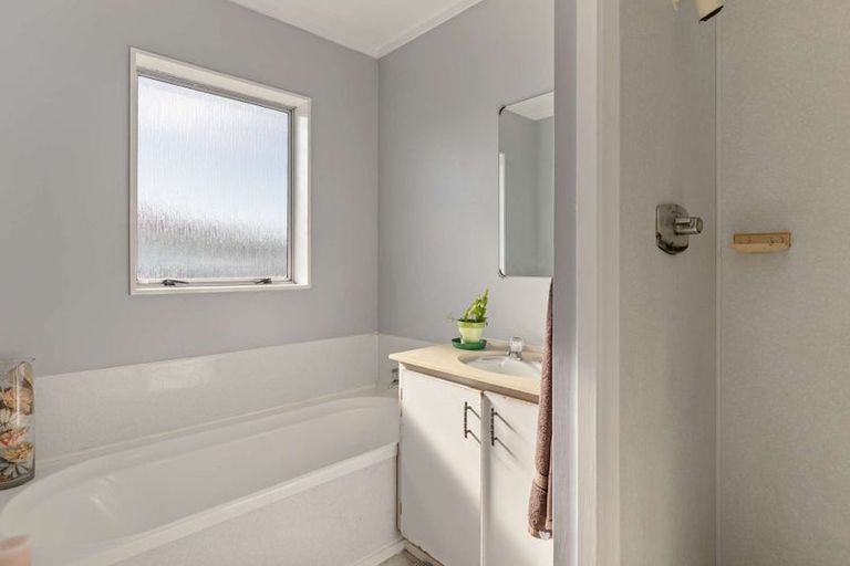 Photo of property in 86 Pohutukawa Drive, Owhata, Rotorua, 3010