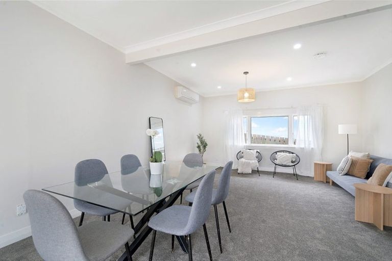 Photo of property in 1/81a Woodglen Road, Glen Eden, Auckland, 0602