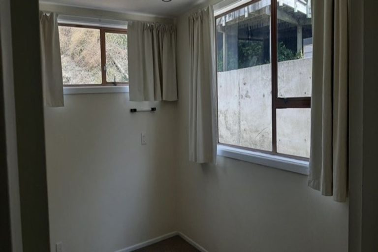 Photo of property in 109 Akaroa Drive, Maupuia, Wellington, 6022